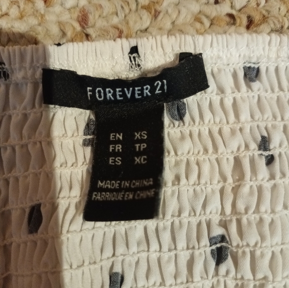 Size Xs forever 21 Crop top an shorts - Picture 10 of 13